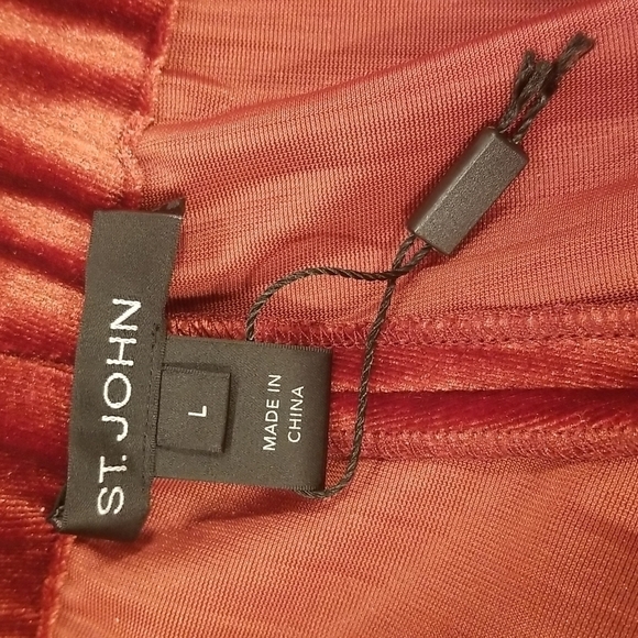 💕ST. JOHN💕 Crushed Velvet Pants with Elasticized Back Waist Oxblood Red L NWOT - Picture 9 of 12